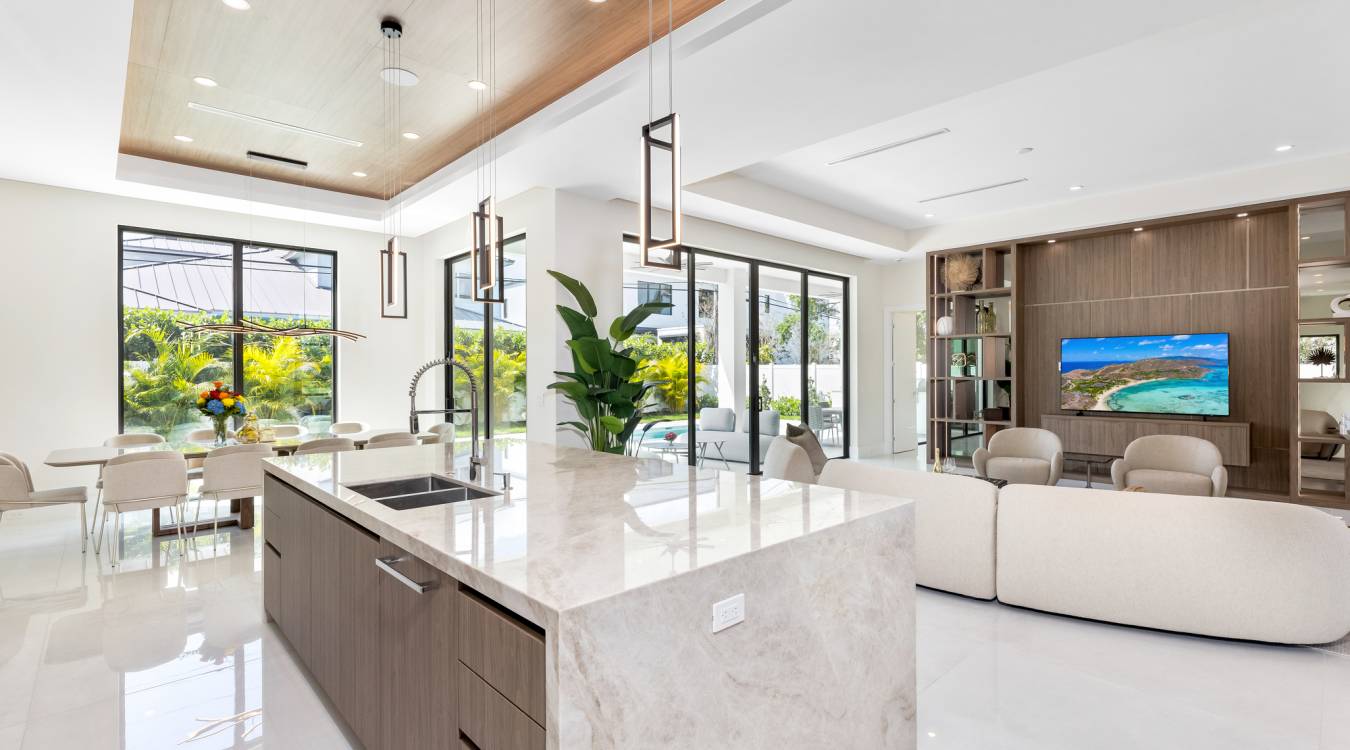 THE EPITOME OF LUXURY LIVING