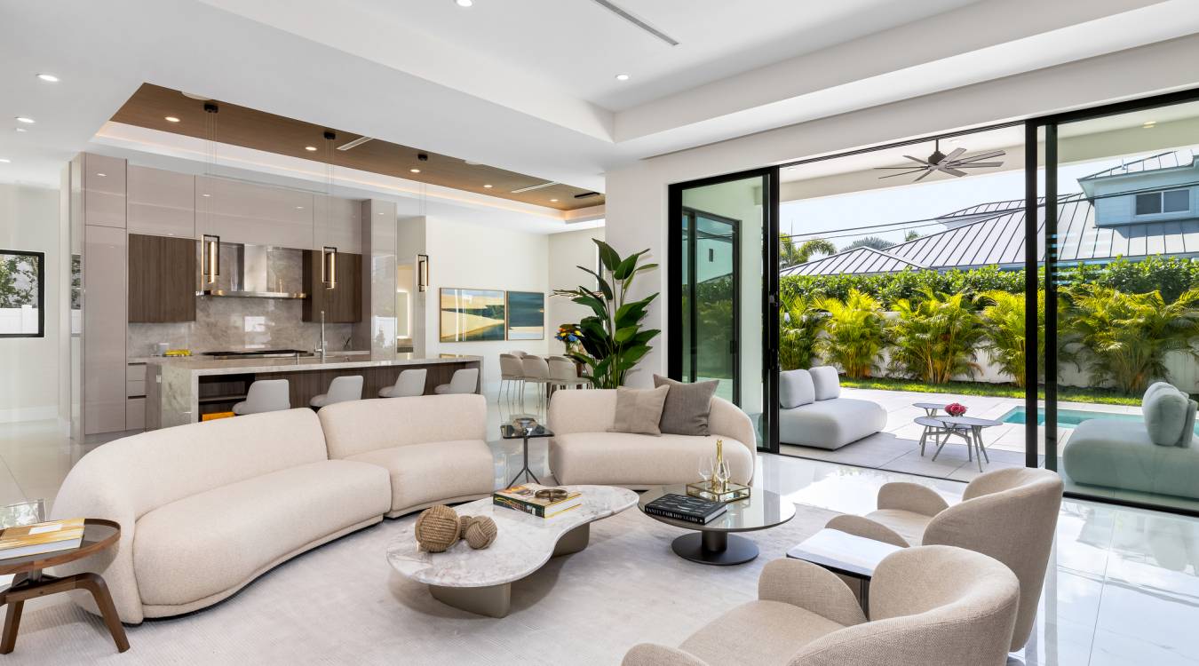 THE EPITOME OF LUXURY LIVING