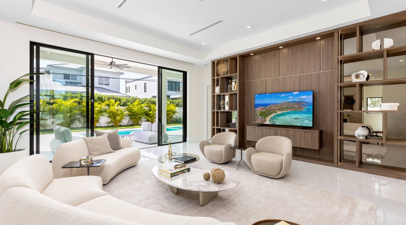 THE EPITOME OF LUXURY LIVING